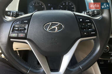 Позашляховик / Кросовер Hyundai Tucson 2017 в 