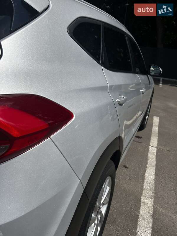 Позашляховик / Кросовер Hyundai Tucson 2017 в Києві