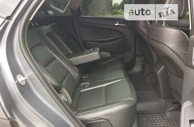 Внедорожник / Кроссовер Hyundai Tucson 2016 в 