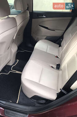 Внедорожник / Кроссовер Hyundai Tucson 2017 в 