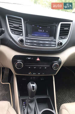 Внедорожник / Кроссовер Hyundai Tucson 2017 в 