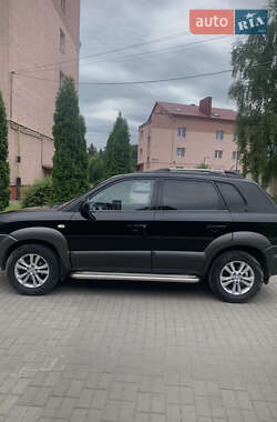 Внедорожник / Кроссовер Hyundai Tucson 2005 в 
