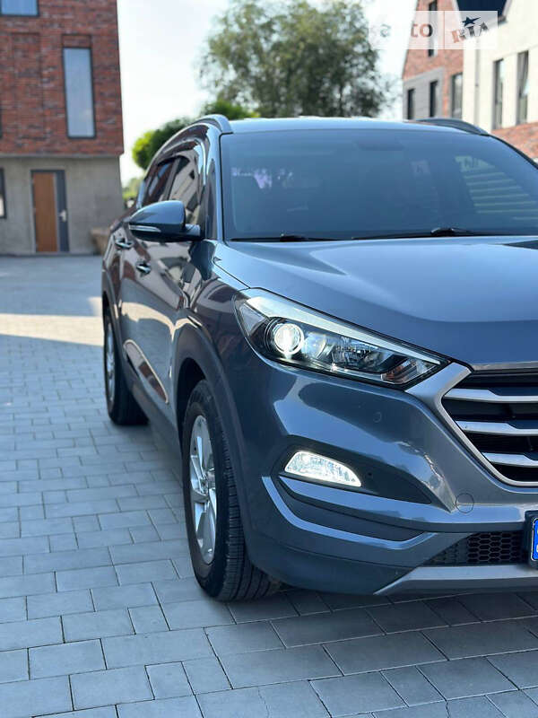 Позашляховик / Кросовер Hyundai Tucson 2015 в Умані