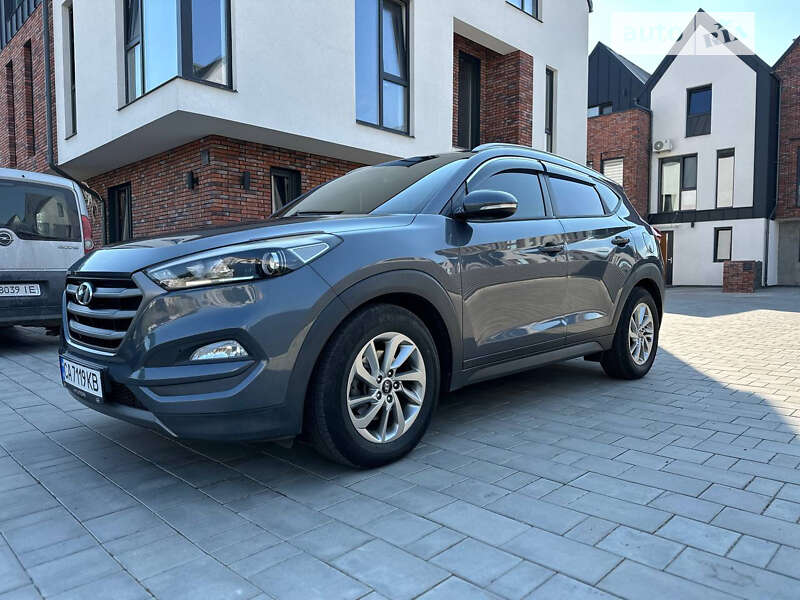Позашляховик / Кросовер Hyundai Tucson 2015 в Умані