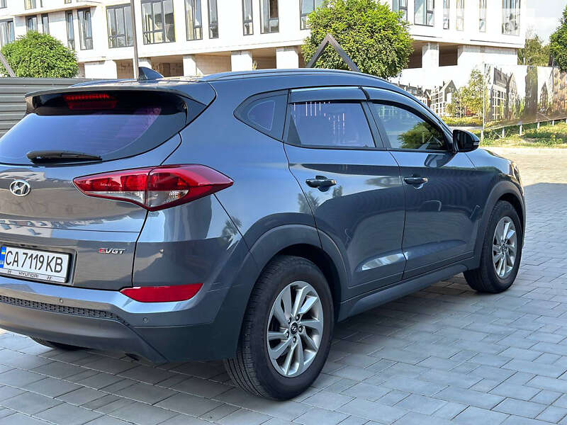Позашляховик / Кросовер Hyundai Tucson 2015 в Умані