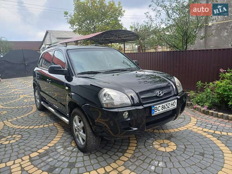 Внедорожник / Кроссовер Hyundai Tucson 2005 в Новояворовске