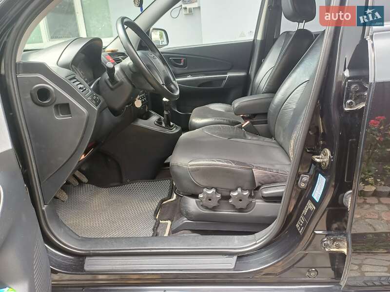 Внедорожник / Кроссовер Hyundai Tucson 2005 в Новояворовске