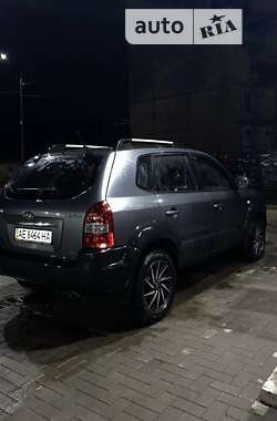 Внедорожник / Кроссовер Hyundai Tucson 2012 в 