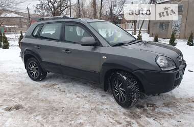 Внедорожник / Кроссовер Hyundai Tucson 2012 в 