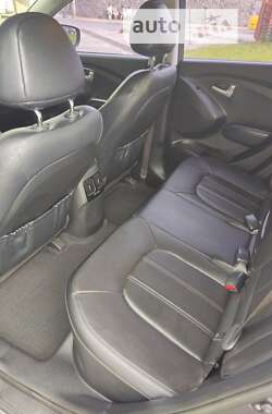 Внедорожник / Кроссовер Hyundai Tucson 2014 в 