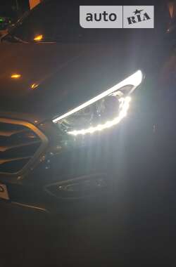 Внедорожник / Кроссовер Hyundai Tucson 2014 в 