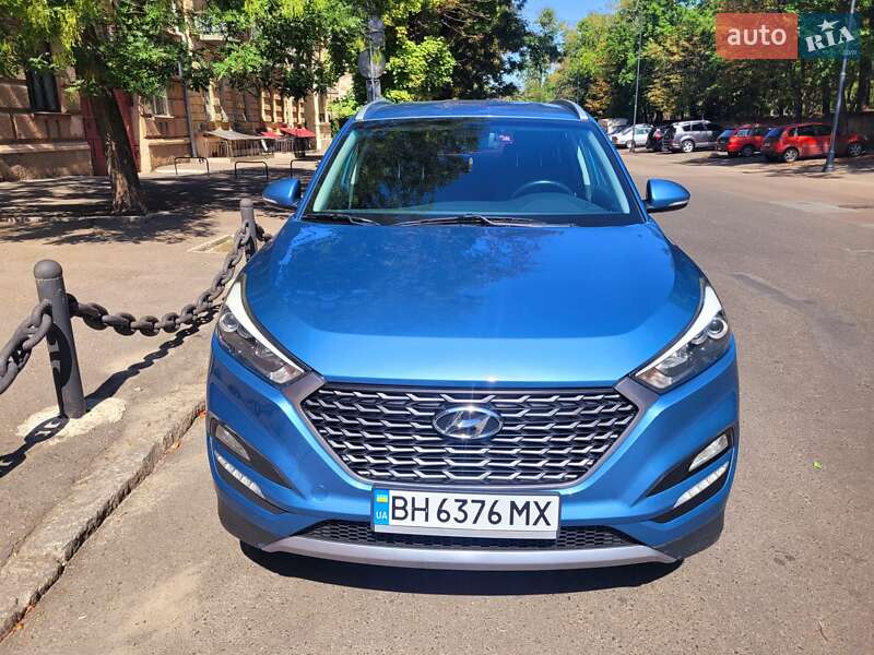 Позашляховик / Кросовер Hyundai Tucson 2016 в 