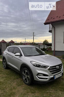 Внедорожник / Кроссовер Hyundai Tucson 2016 в Новояворовске