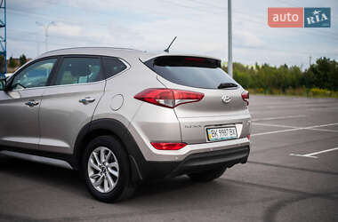 Внедорожник / Кроссовер Hyundai Tucson 2017 в 