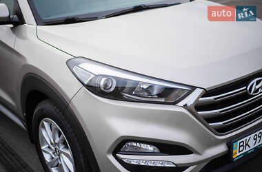 Внедорожник / Кроссовер Hyundai Tucson 2017 в 