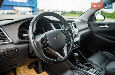 Внедорожник / Кроссовер Hyundai Tucson 2017 в 