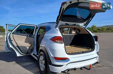 Внедорожник / Кроссовер Hyundai Tucson 2016 в Ужгороде