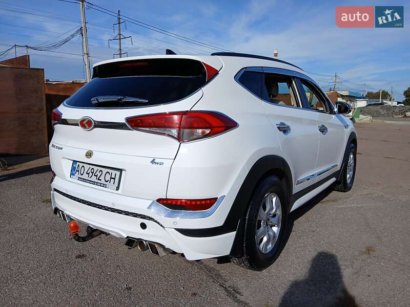 Позашляховик / Кросовер Hyundai Tucson 2016 в Ужгороді