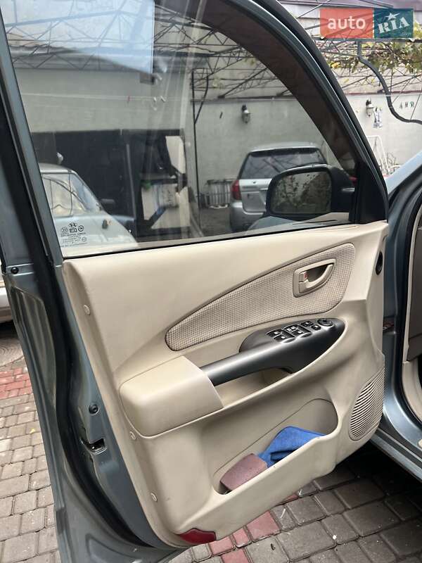 Позашляховик / Кросовер Hyundai Tucson 2006 в Одесі