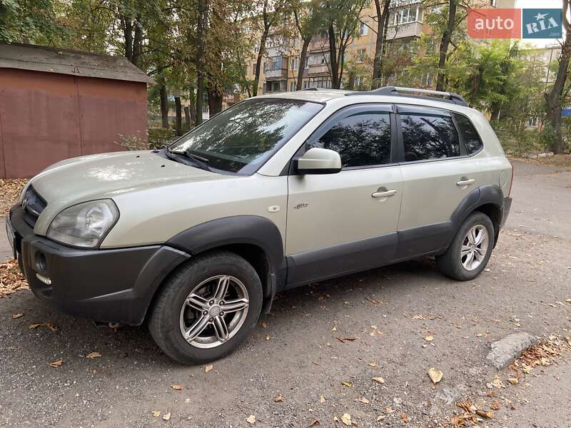 Позашляховик / Кросовер Hyundai Tucson 2007 в Кривому Розі фото 8 Позашляховик / Кросовер Hyundai Tucson 2007 в Кривому Розі