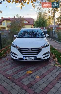 Позашляховик / Кросовер Hyundai Tucson 2015 в 
