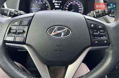 Позашляховик / Кросовер Hyundai Tucson 2016 в 
