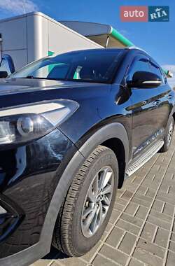 Внедорожник / Кроссовер Hyundai Tucson 2016 в 