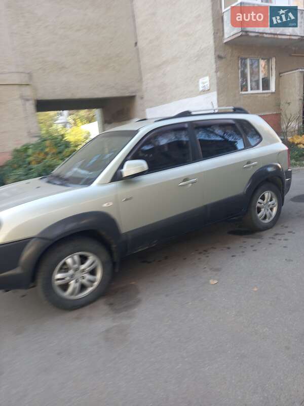 Позашляховик / Кросовер Hyundai Tucson 2007 в Чернівцях фото 6 Позашляховик / Кросовер Hyundai Tucson 2007 в Чернівцях