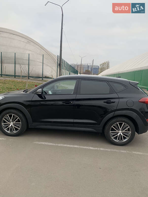 Внедорожник / Кроссовер Hyundai Tucson 2016 в Киеве