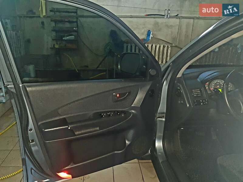 Внедорожник / Кроссовер Hyundai Tucson 2011 в Кельменцах