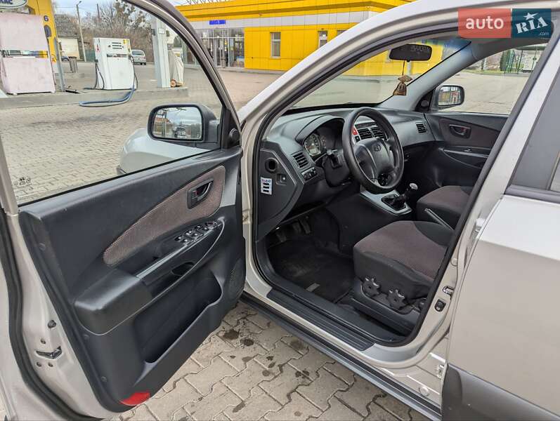 Позашляховик / Кросовер Hyundai Tucson 2006 в Дубні