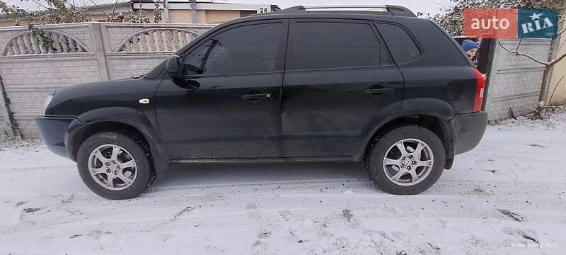 Позашляховик / Кросовер Hyundai Tucson 2009 в Глобиному