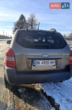 Внедорожник / Кроссовер Hyundai Tucson 2013 в Ровно