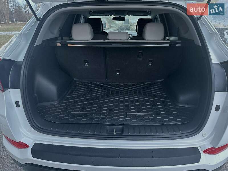Позашляховик / Кросовер Hyundai Tucson 2017 в Києві