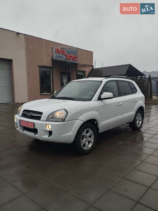 Позашляховик / Кросовер Hyundai Tucson 2009 в Луцьку