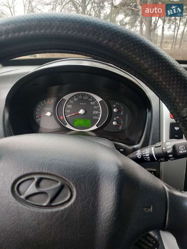 Внедорожник / Кроссовер Hyundai Tucson 2008 в Ромнах