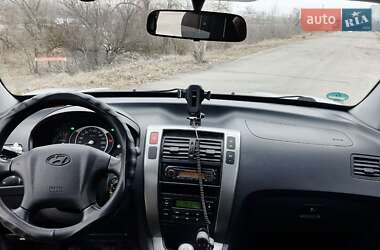 Внедорожник / Кроссовер Hyundai Tucson 2009 в 
