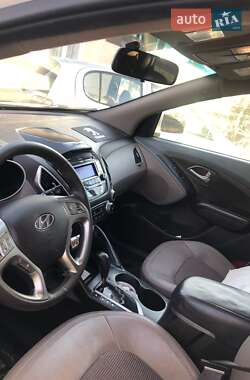 Позашляховик / Кросовер Hyundai Tucson 2012 в 