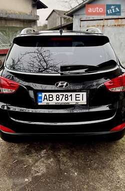 Внедорожник / Кроссовер Hyundai Tucson 2011 в 