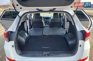 Позашляховик / Кросовер Hyundai Tucson 2016 в 