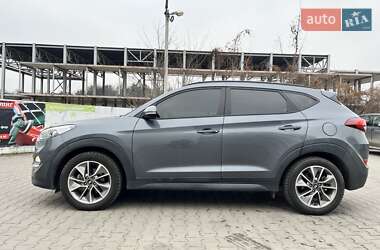 Внедорожник / Кроссовер Hyundai Tucson 2017 в 