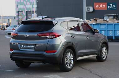 Позашляховик / Кросовер Hyundai Tucson 2016 в 
