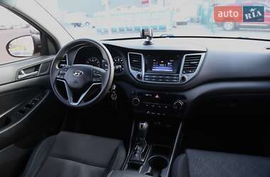 Позашляховик / Кросовер Hyundai Tucson 2016 в 