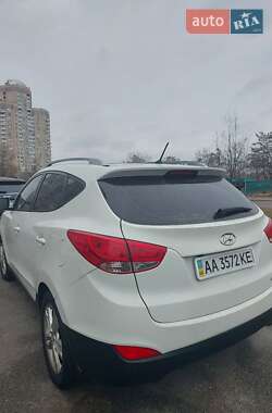 Позашляховик / Кросовер Hyundai Tucson 2010 в Києві