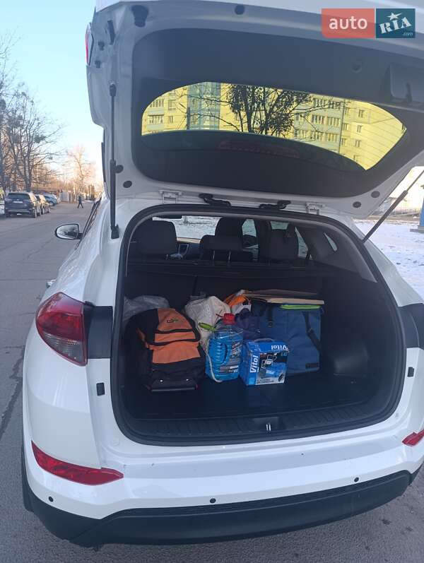 Позашляховик / Кросовер Hyundai Tucson 2016 в Києві