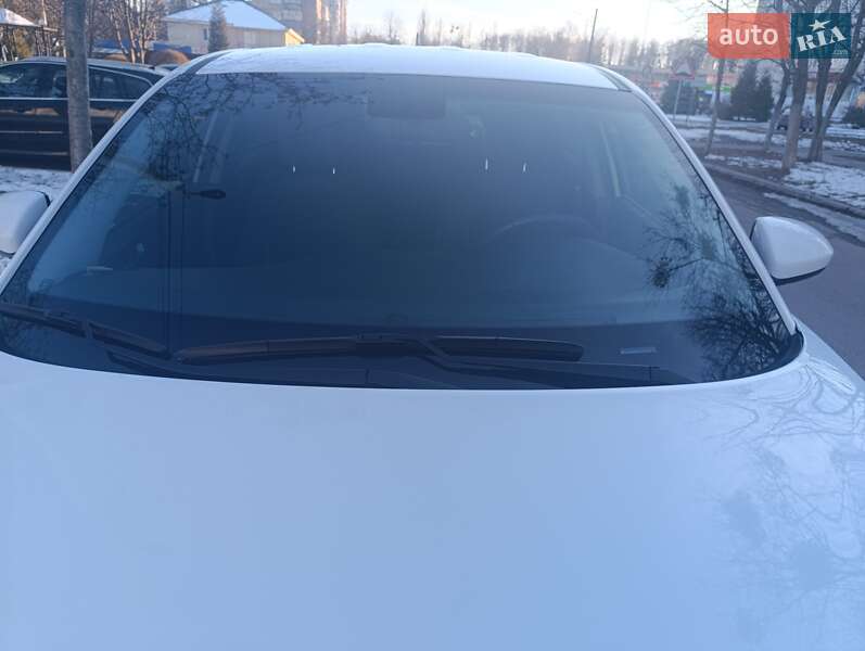 Позашляховик / Кросовер Hyundai Tucson 2016 в Києві