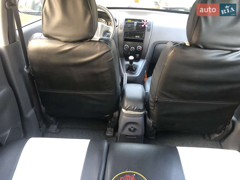 Позашляховик / Кросовер Hyundai Tucson 2004 в Східниці