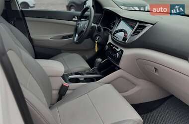 Позашляховик / Кросовер Hyundai Tucson 2015 в 