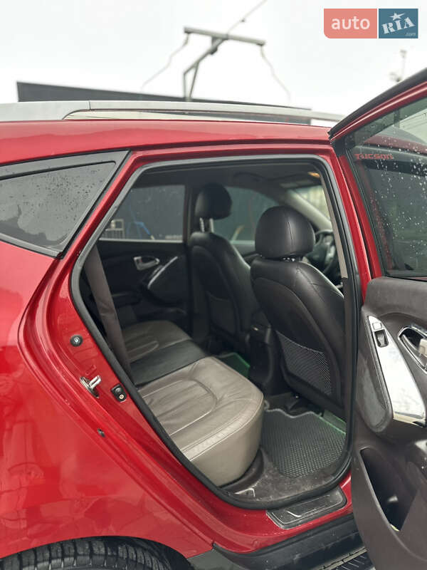 Позашляховик / Кросовер Hyundai Tucson 2012 в Львові