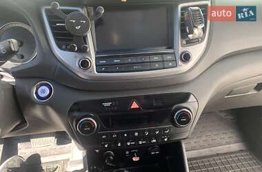 Внедорожник / Кроссовер Hyundai Tucson 2017 в 